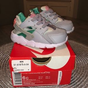 Grey/pink/ Teal Huarache size 6T